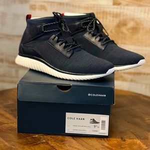 NEW IN BOX COLE HAAN MENS GRAND MOTION MID CUT SNEAKER IN MARINE BLUE SIZE 9.5